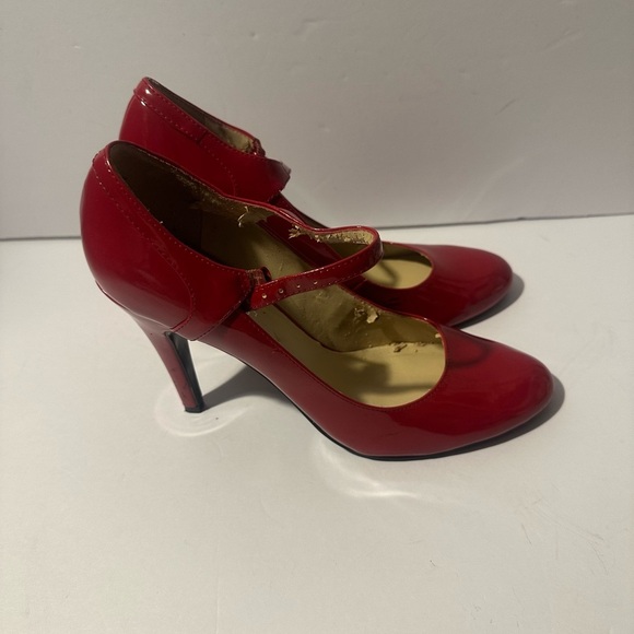 Elegant Red Vintage Nine West Women's Shoes - Picture 2 of 9